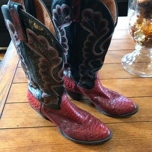 Women's cowboy boots